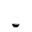 RIEDEL The O Wine Tumbler O to Go Rotwein gefüllt mit einem Getränk auf weißem Hintergrund