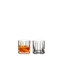 RIEDEL Drink Specific Glassware Neat Glass rempli avec une boisson sur fond blanc