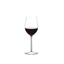 RIEDEL Sommeliers Bordeaux Invecchiato/Chablis/Chardonnay riempito con una bevanda su sfondo bianco