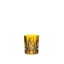 RIEDEL Laudon Tumbler - Bernstein gefüllt mit einem Getränk auf weißem Hintergrund