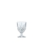 NACHTMANN Noblesse Goblet - small rempli avec une boisson sur fond blanc