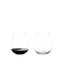 RIEDEL The O Wine verre à vin Pinot Noir du nouveau monde rempli avec une boisson sur fond blanc