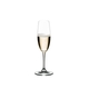 RIEDEL Degustazione Champagnerflöte gefüllt mit einem Getränk auf weißem Hintergrund