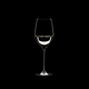 RIEDEL Grape@RIEDEL Riesling/Sauvignon Blanc gefüllt mit einem Getränk auf schwarzem Hintergrund