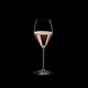 RIEDEL Extreme Restaurant Rosé/Champagner gefüllt mit einem Getränk auf schwarzem Hintergrund