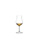 RIEDEL Sommeliers Cognac X.O. R.Q. 6er-Set gefüllt mit einem Getränk auf weißem Hintergrund