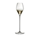 RIEDEL High Performance Champagnerglas Klar gefüllt mit einem Getränk auf weißem Hintergrund