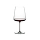 RIEDEL Winewings Restaurant Cabernet Sauvignon gefüllt mit einem Getränk auf weißem Hintergrund