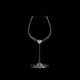 RIEDEL Veritas Restaurant Alte Welt Pinot Noir auf schwarzem Hintergrund