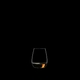 RIEDEL Restaurant O Spirituosen gefüllt mit einem Getränk auf schwarzem Hintergrund