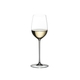 RIEDEL Superleggero Viognier/Chardonnay gefüllt mit einem Getränk auf weißem Hintergrund