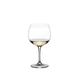 RIEDEL Restaurant Oaked Chardonnay con bebida en un fondo blanco