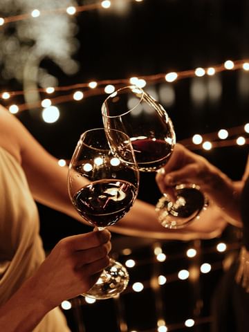 RIEDEL Veritas Old World Syrah outdoors with ambient lighting