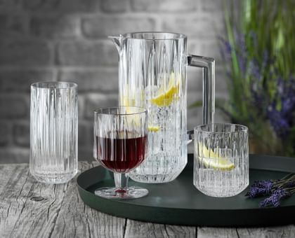 NACHTMANN Jules collection on a tray, decorated with lavender