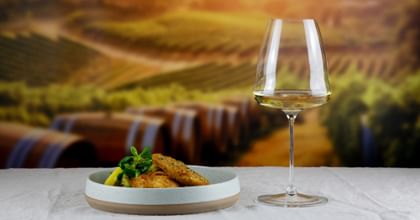 Riedel Winewings with fried chicken