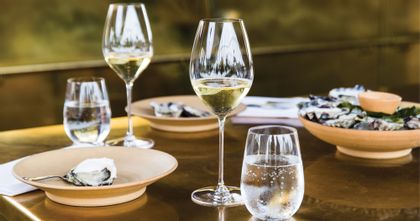 4000x2100px-RIEDEL-Veritas-Champagne-Glass-Table-Setting