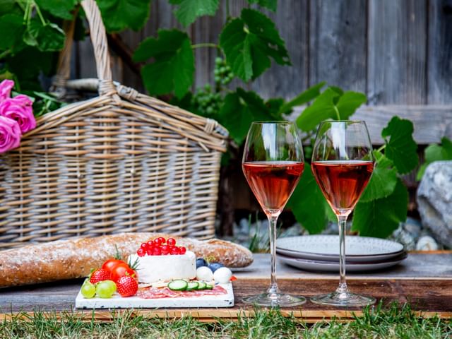 RIEDEL champagne wine glasses in picnic setting