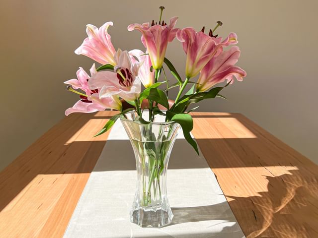 NACHTMANN Saphir Vase 21 cm with flowers